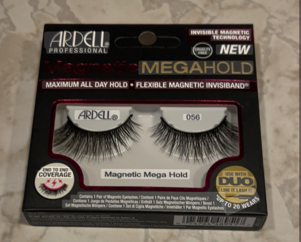 This is a set of Ardell Professional Magnetic MEGAHOLD false eyelashes in the style 056.